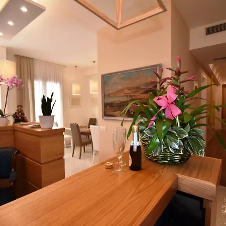 Melody Πανσιόν 4*